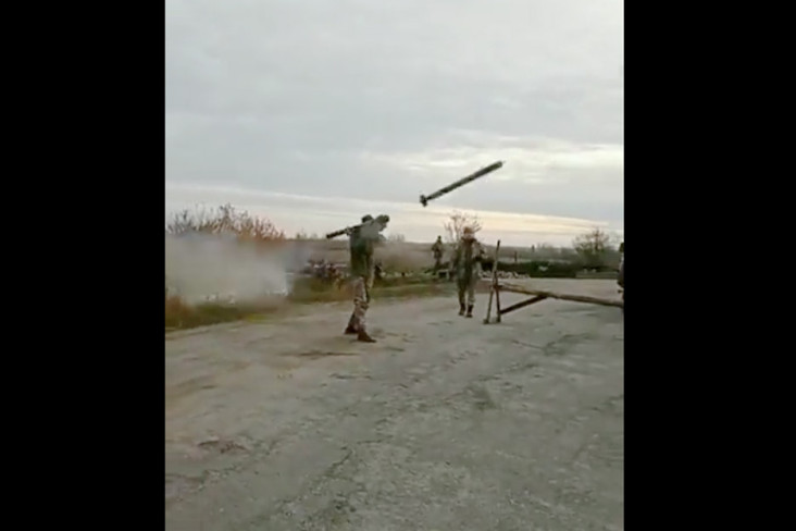 viral-video-warga-ukraina-bersorak-setelah-helikopter-rusia-ditembak-jatuh