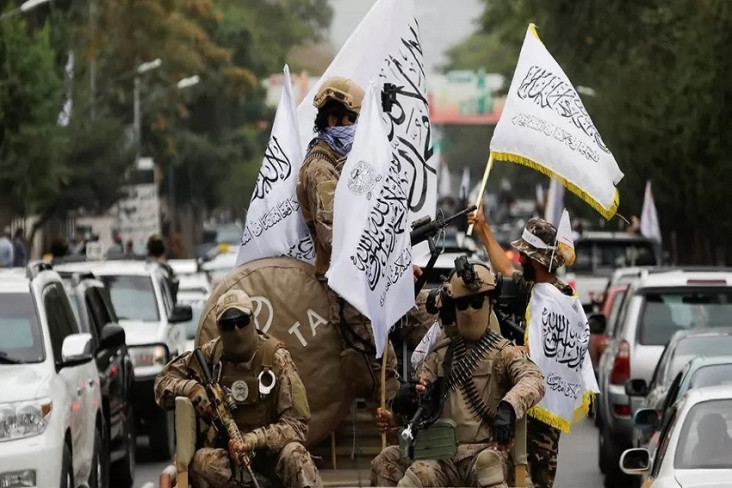 hukum-ala-taliban-pembunuh-dieksekusi-di-depan-umum-oleh-ayah-korban