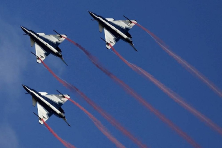 34-pesawat-militer-china-terobos-garis-median-takut-takuti-taiwan