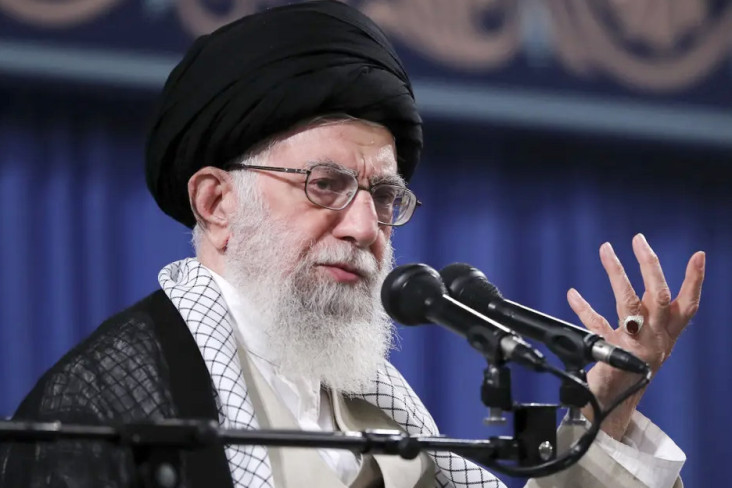 charlie-hebdo-kembali-berulah-bikin-kartun-hina-khamenei