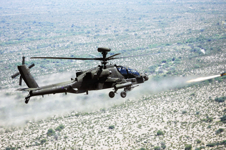tak-cuma-tank-inggris-juga-kirim-helikopter-apache-dengan-rudal-mematikan-ke-ukraina