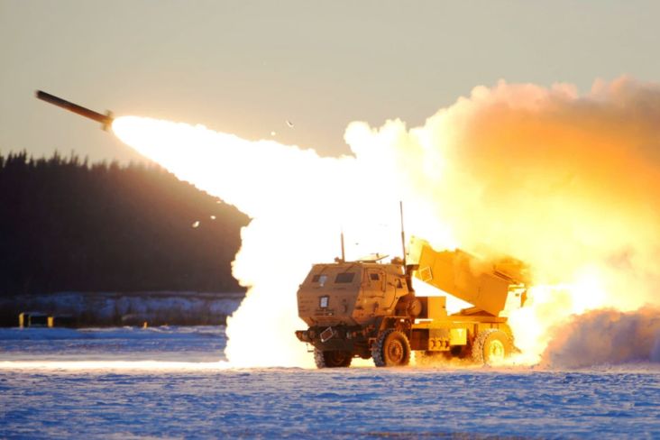 as-umumkan-paket-bantuan-militer-untuk-ukraina-termasuk-amunisi-himars