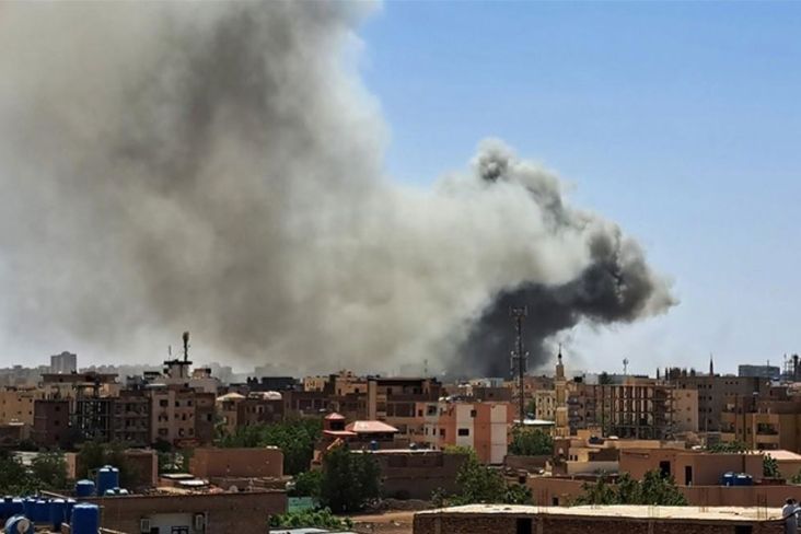 pertempuran-berlanjut-di-khartoum-tentara-sudan-bentrok-hebat-dengan-rsf