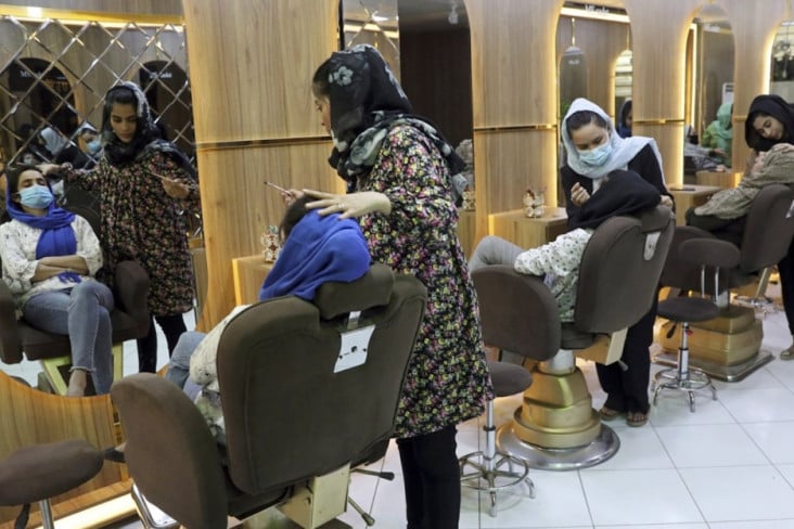 taliban-perintahkan-salon-kecantikan-ditutup