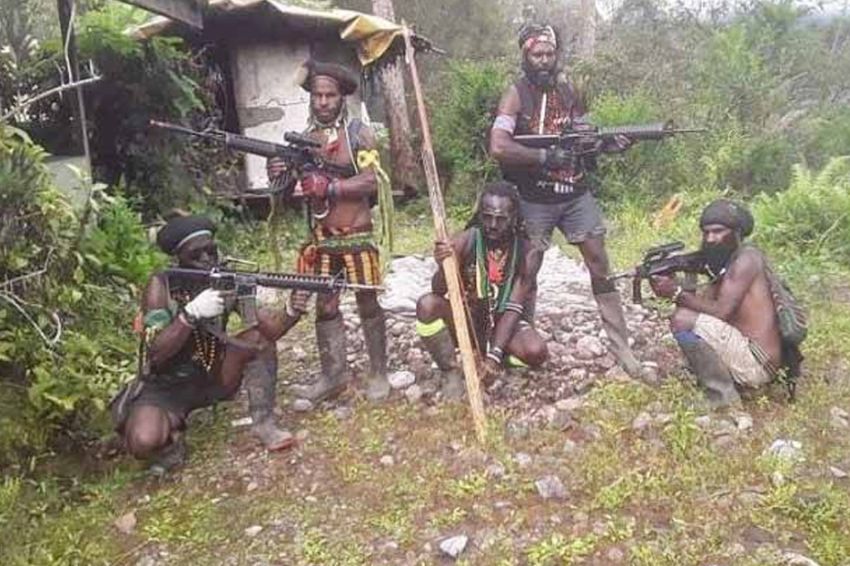 Beredar Foto Senjata Canggih Diduga Milik KKB Papua, M16A2 AS hingga AK2000P China