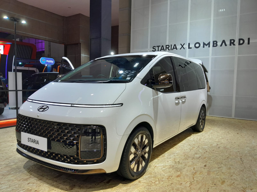 Mewah dan Elegannya Hyundai STARIA x Lombardi