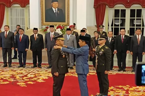 Luhut Menangis Terharu Saat Menantunya Dilantik Jadi KSAD oleh Jokowi