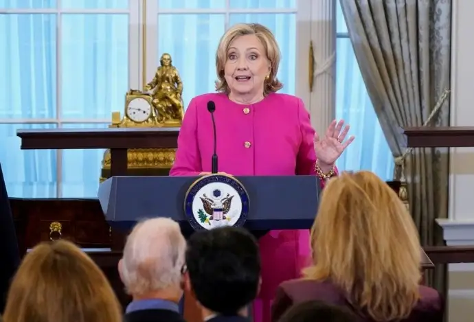 Hillary Ejek Putin: Anda Sendiri yang Menyebabkan Ekspansi NATO 