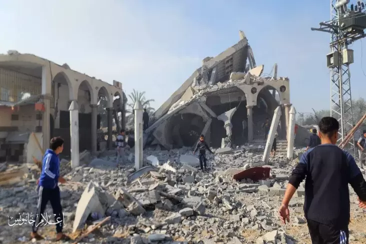 jet-tempur-israel-mengebom-masjid-halima-di-gaza-meratakannya-dengan-tanah