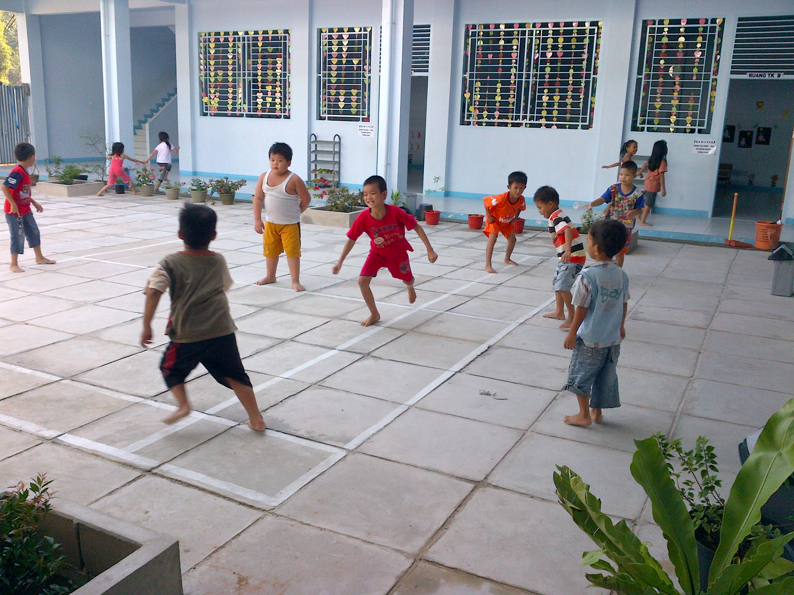 !!Permainan masa kecil yang udah gaada dizaman sekarang!!