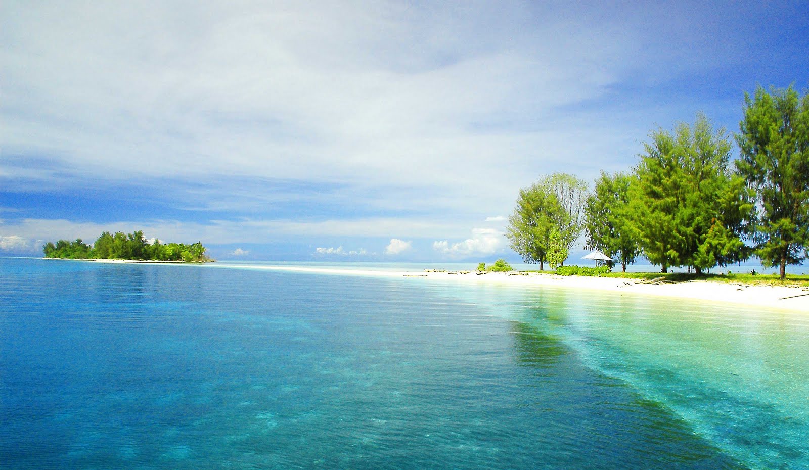 Pulau pulau mempesona yang ada di-Indonesia #pesona Indonesia