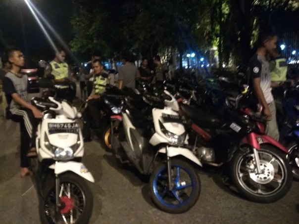 Kesal Dengan Polisi, Dua Remaja Ini Nekat Ledakkan Kantor Mapolda Riau