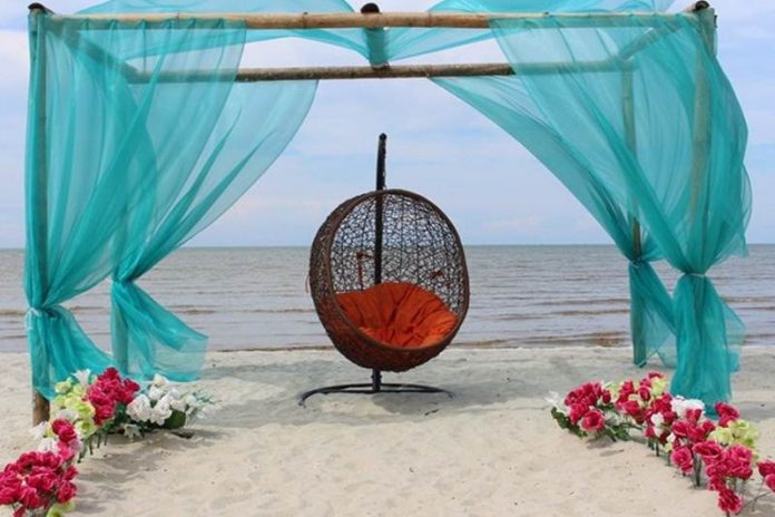 pantai-romantis-romance-bay-tujuan-wisata-terindah-di-sumut