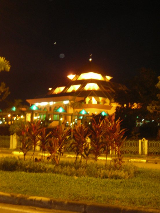 Keren! Batam Punya Masjid &#039;Piramida&#039;