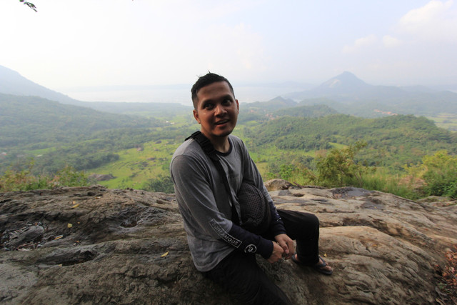 Panjat Tebing Asik di Badega Gunung Parang, Purwakarta