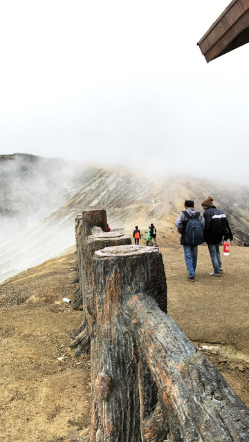 Blue Fire Kawah Ijen, Banyuwangi (Info Wisata Based on True Story)