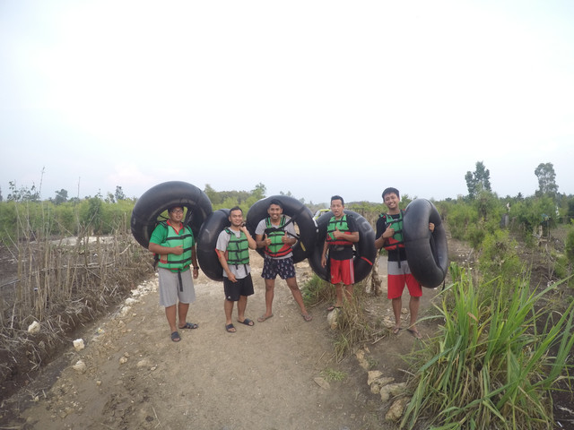 Jalan-Jalan Ke Pantai Timang dan Rafting di Kali Oyo