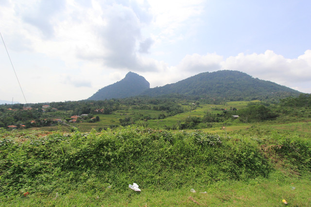 Panjat Tebing Asik di Badega Gunung Parang, Purwakarta