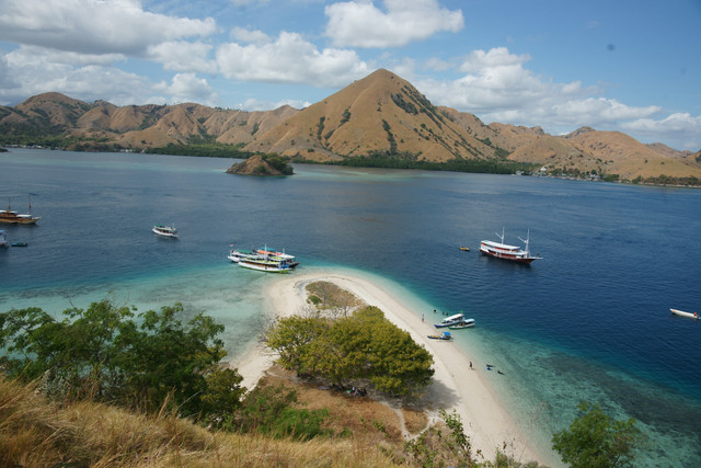 Pesona Labuan Bajo yang Eksotis