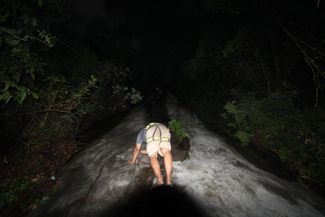 Panjat Tebing Asik di Badega Gunung Parang, Purwakarta