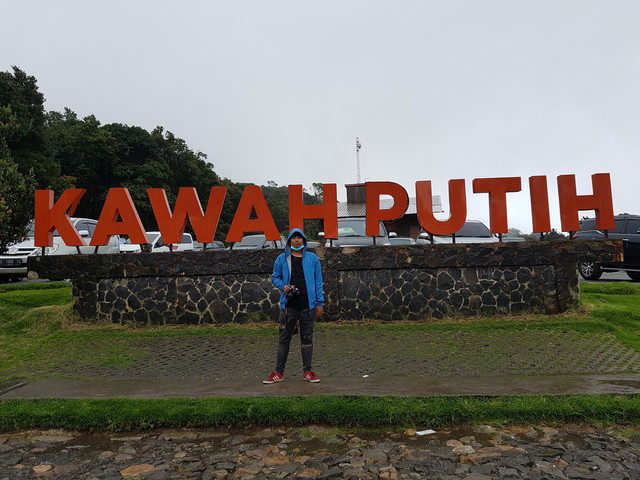 Indahnya Kawah Putih dan Pantai Rancabuaya di Selatan Jawa Barat