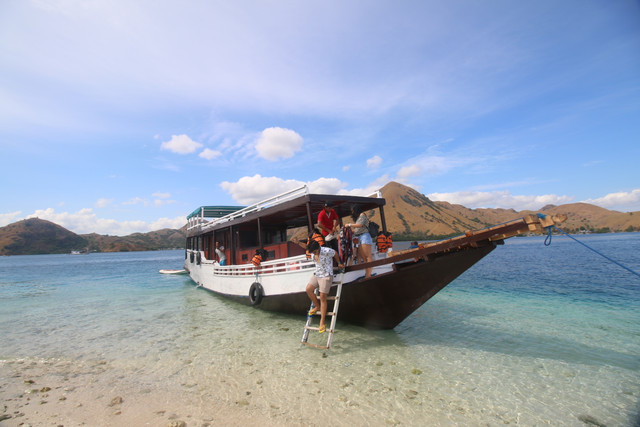 Pesona Labuan Bajo yang Eksotis