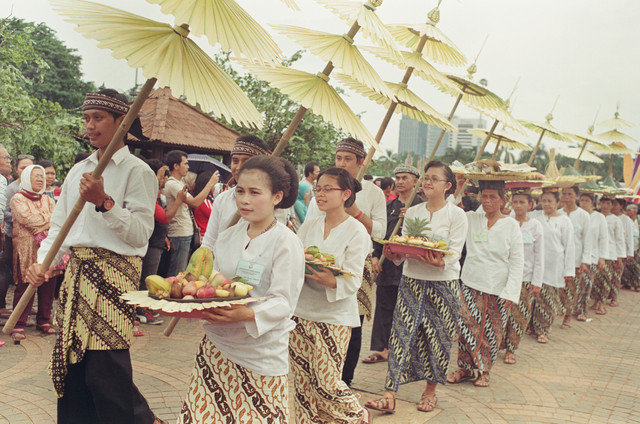 warung-ngumpul-penggemar-kamera-analog---part-5