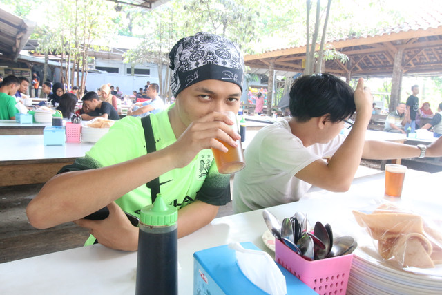 Panjat Tebing Asik di Badega Gunung Parang, Purwakarta