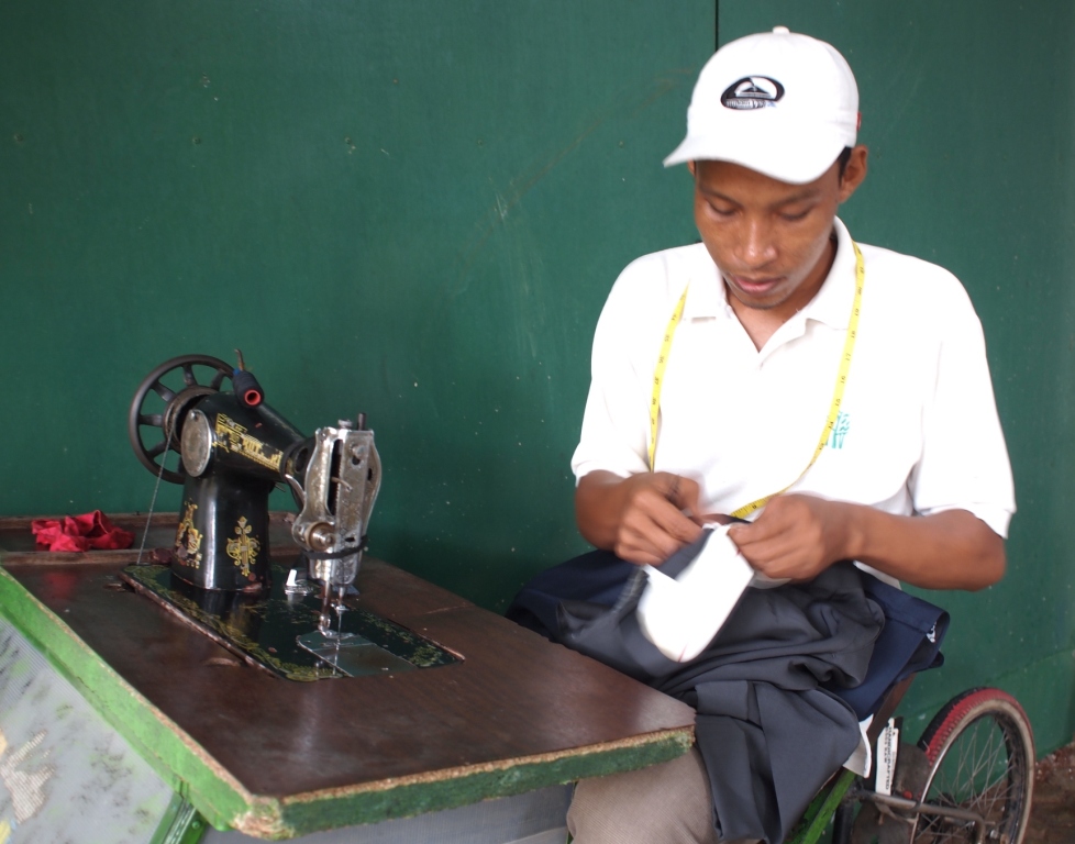 Tukang Jahit