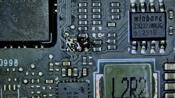 MSI RTX 5090 Lightning Z ini rusak karena pemiliknya 