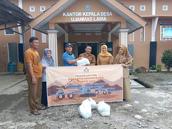 PT Servo Lintas Raya Berikan Bantuan Sembako Pada Warga Sekitar Perusahaan