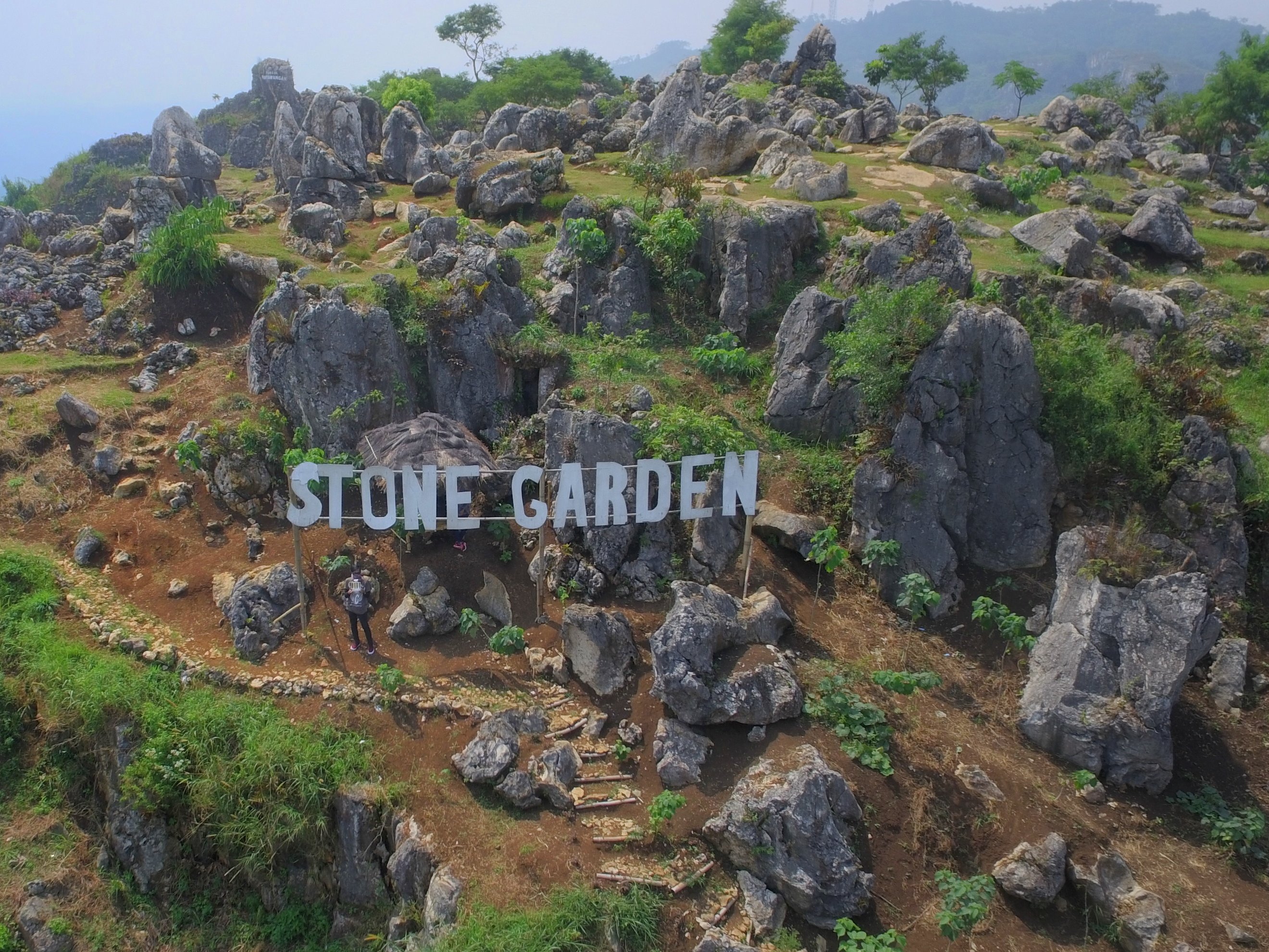 Stone Garden (Bukan Isi Kepalaku)