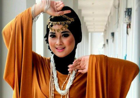 Siapa Wanita Berjilbab Indonesia Tercantik? Ini dia orangnya (PIC)