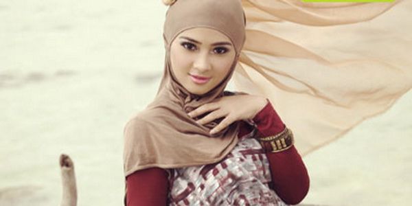 Siapa Wanita Berjilbab Indonesia Tercantik? Ini dia orangnya (PIC)