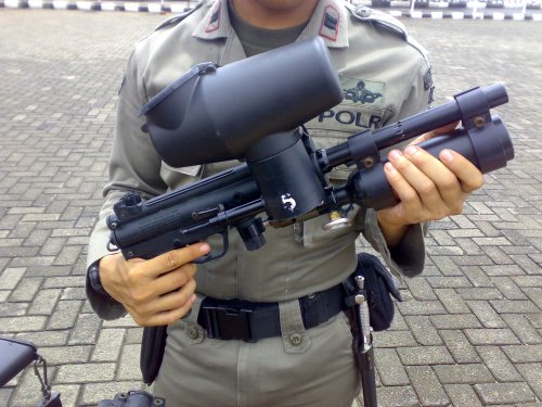 Persenjataan dan Perlengkapan Polri