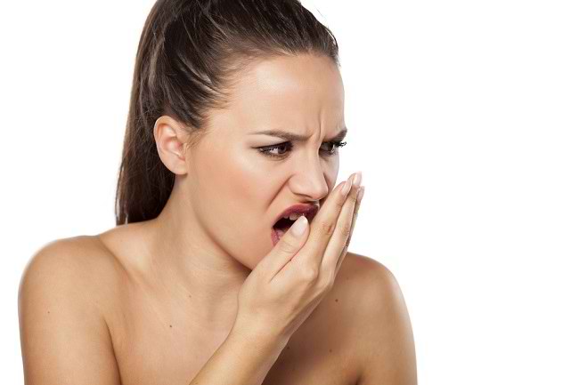 8 Penyebab Bau Mulut