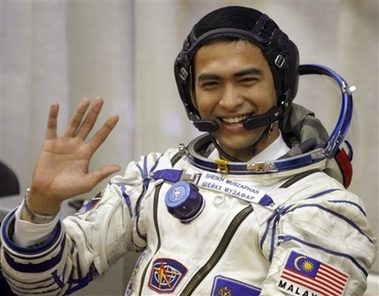 Beginilah Astronot Beribadah di Luar Angkasa