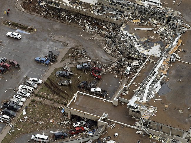 Foto-Foto Negeri Paman Sam Porak Poranda Akibat Angin Tornado