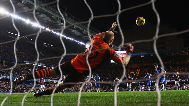 Hajar Aston Villa 8 Gol Tanpa Balas Jadi Kado Natal Manis The Blues!!!