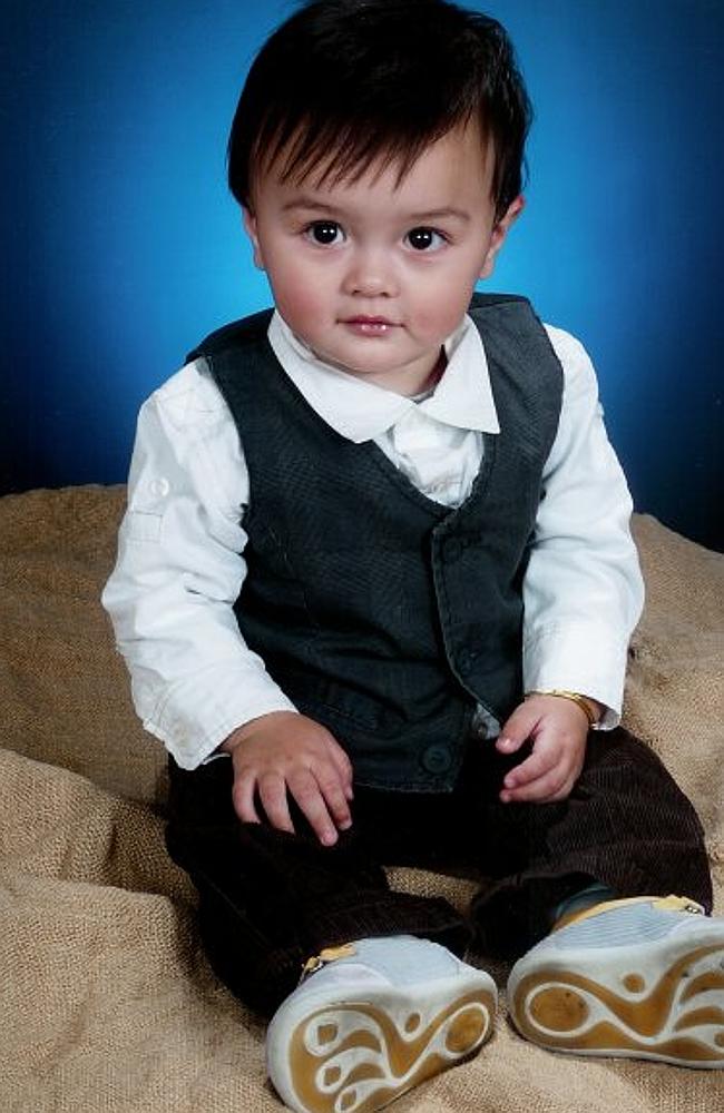 &#91;TongFang News&#93;Aidan Fenton, 7, vomited and died after ‘slapping therapy’ 