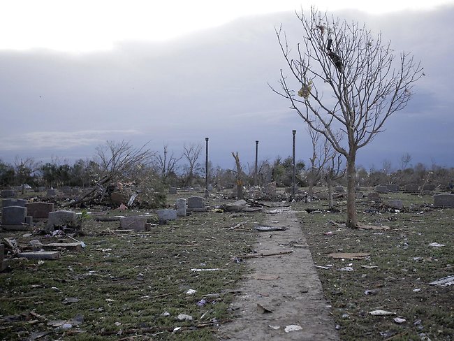 Foto-Foto Negeri Paman Sam Porak Poranda Akibat Angin Tornado