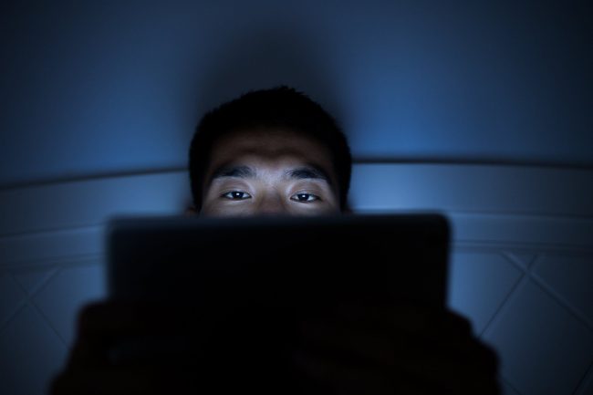 Mengapa Menonton Film Porno Baiknya Di Hindari? Inilah Alasannya