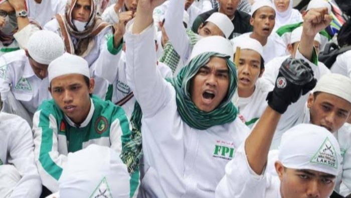 izin-tak-kunjung-diperpanjang-tito-karnavian-serahkan-nasib-fpi-ke-mahfud-md