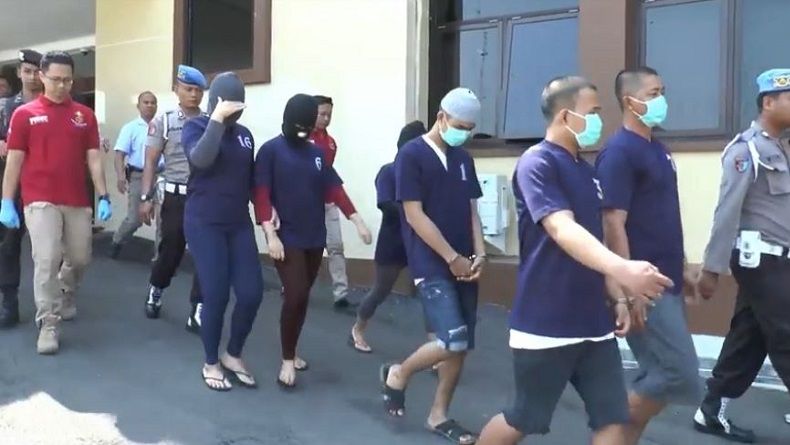sakit-hati-diselingkuhi--batal-dinikahi-wna-2-wanita-bakar-motor-mantan-kekasihnya