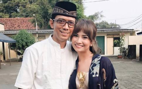 ayah-bantah-kabar-vanessa-angel-pindah-agama--kemarin-dia-sholat-ied