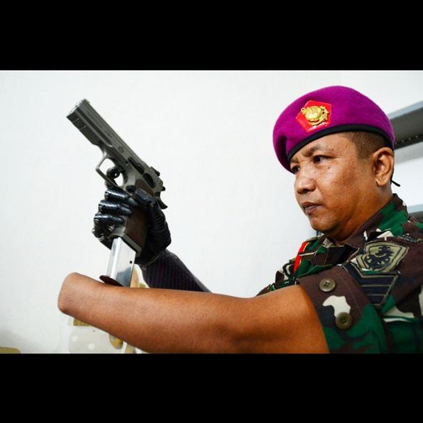 Serka Marinir Siswadi, Prajurit TNI dengan tangan Robot Pertama di Indonesia