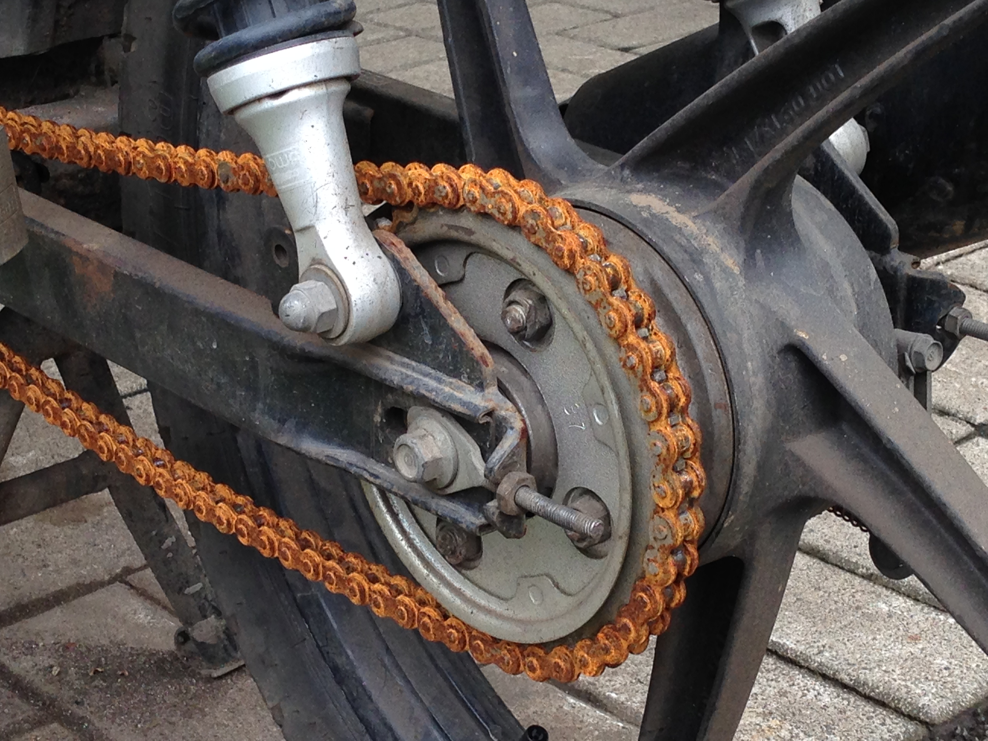 5 Bagian Motor Rawan Karat di Musim Hujan