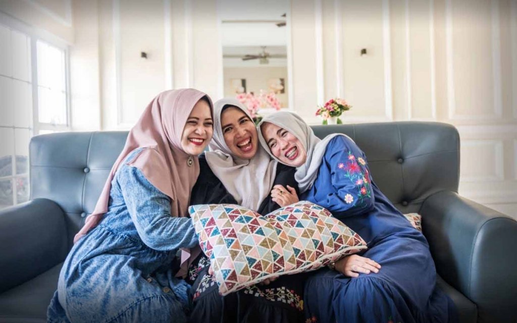 3 Jenis Bahan Hijab, Referensi Wanita Muslim Berbusana Syar’i
