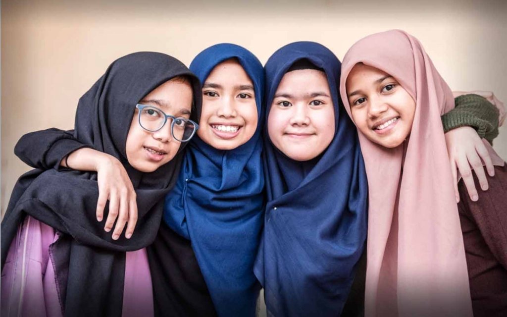 3 Jenis Bahan Hijab, Referensi Wanita Muslim Berbusana Syar’i