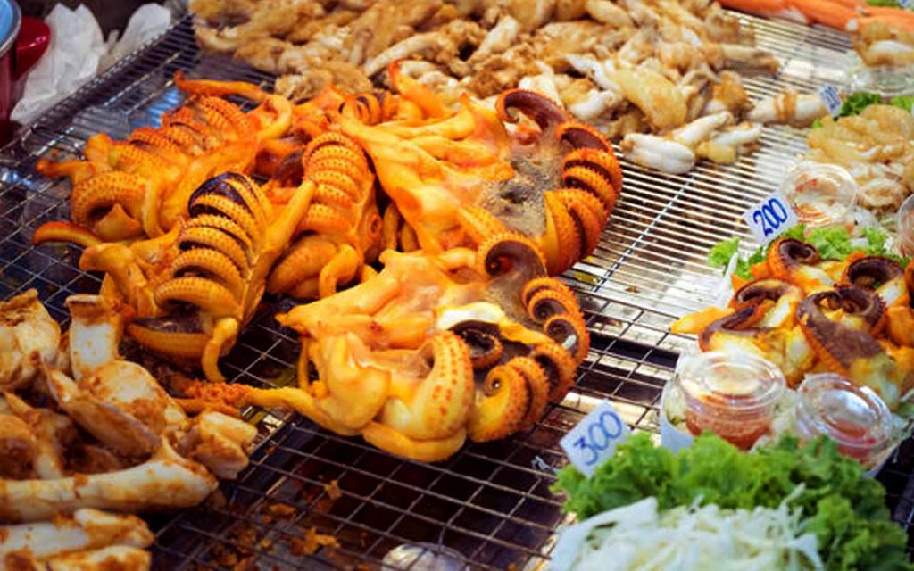 4 Jenis Makanan Enak Yang Dapat Kamu Temukan di Asiatique, Thailand